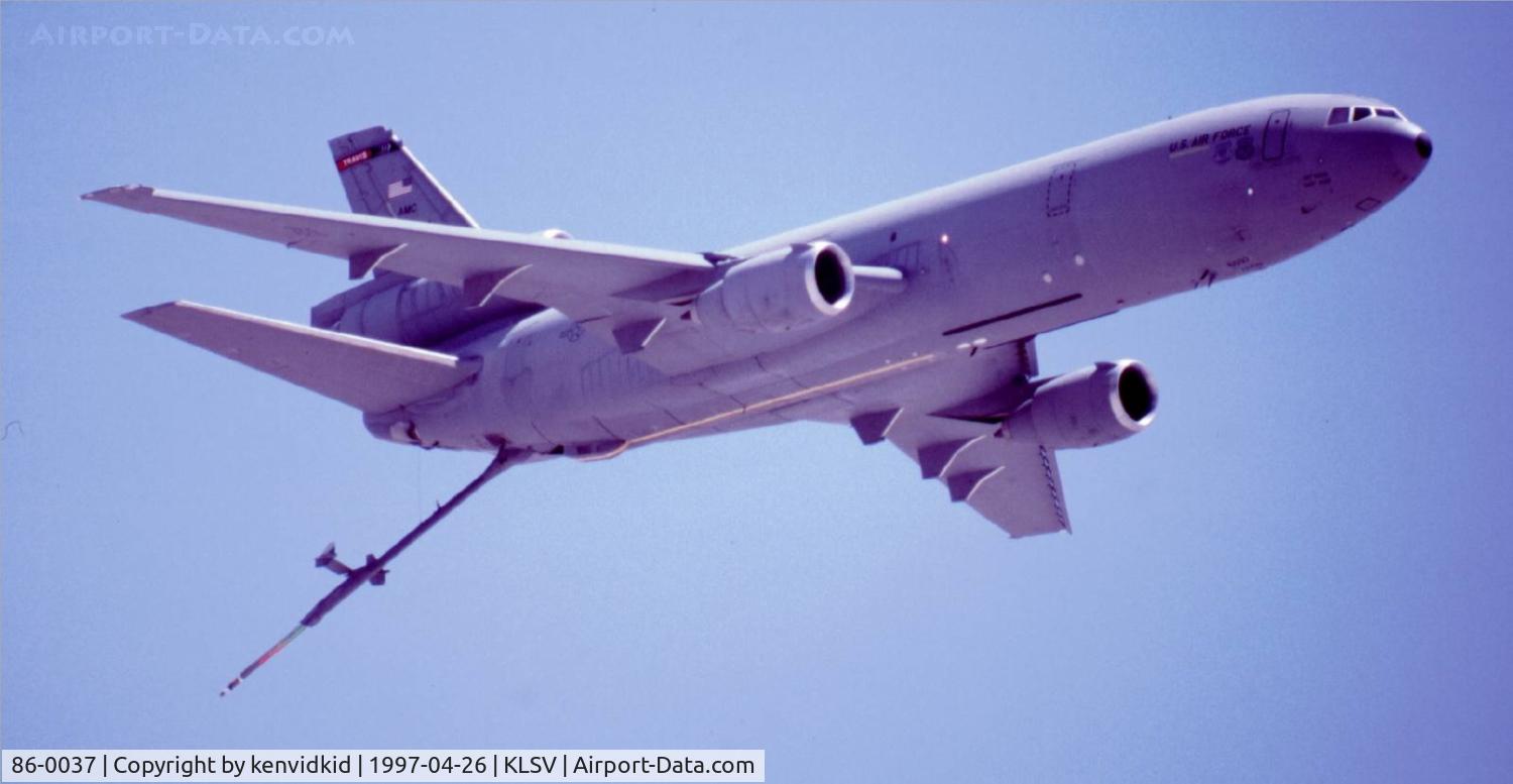 86-0037, 1986 McDonnell Douglas KC-10A Extender C/N 48250, At the 1997 50th Anniversary of the USAF air display, Nellis AFB.