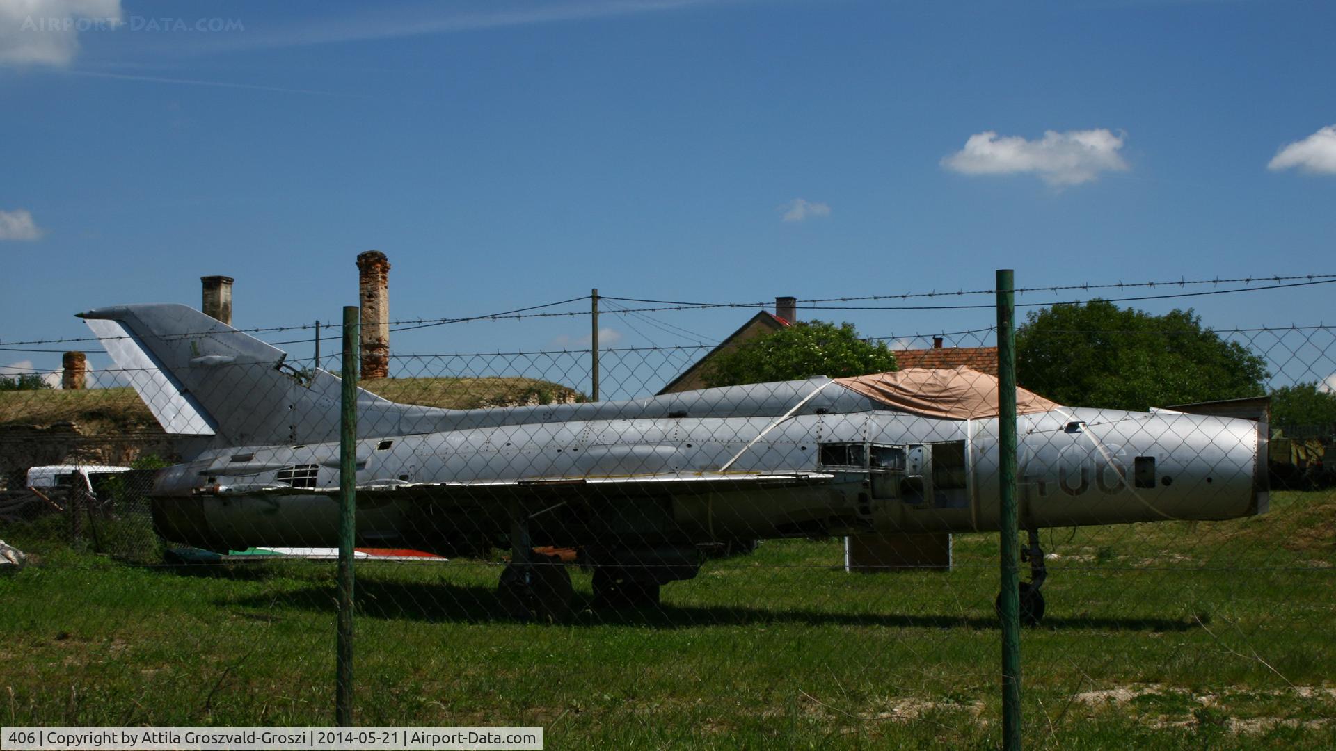 406, 1964 Mikoyan-Gurevich MiG-21PF C/N 760406, Kövesgyür-puszta, Hungary. 
A collector's site