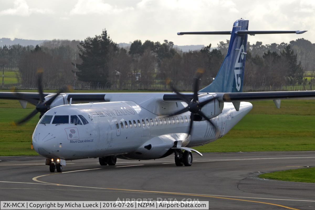 ZK-MCX, 2002 ATR 72-212A C/N 687, At Palmerston North