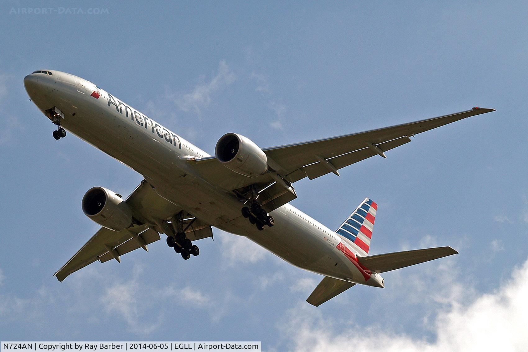 N724AN, 2013 Boeing 777-323/ER C/N 31548, Boeing 777-323ER [31548] (American Airlines) Home~G 05/06/2014.  On approach 27R.