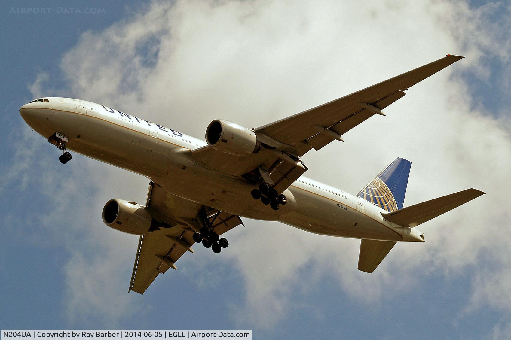 N204UA, 1999 Boeing 777-222/ER C/N 28713, Boeing 777-222ER [28713] (United Airlines) Home~G 05/06/2014. On approach 27R.