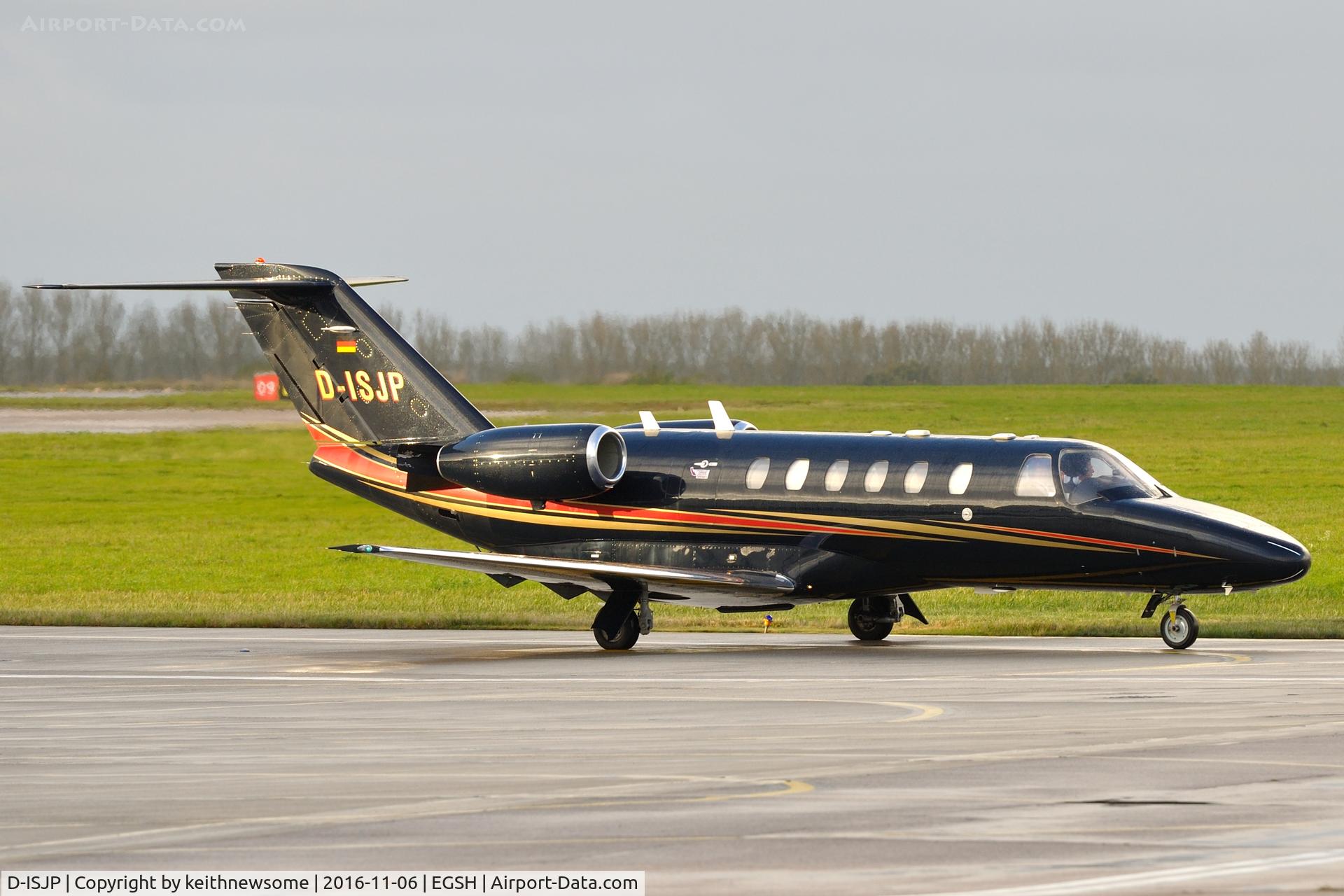 D-ISJP, 2001 Cessna 525A Citationjet CJ2 C/N 525A-0030, Leaving Norwich.
