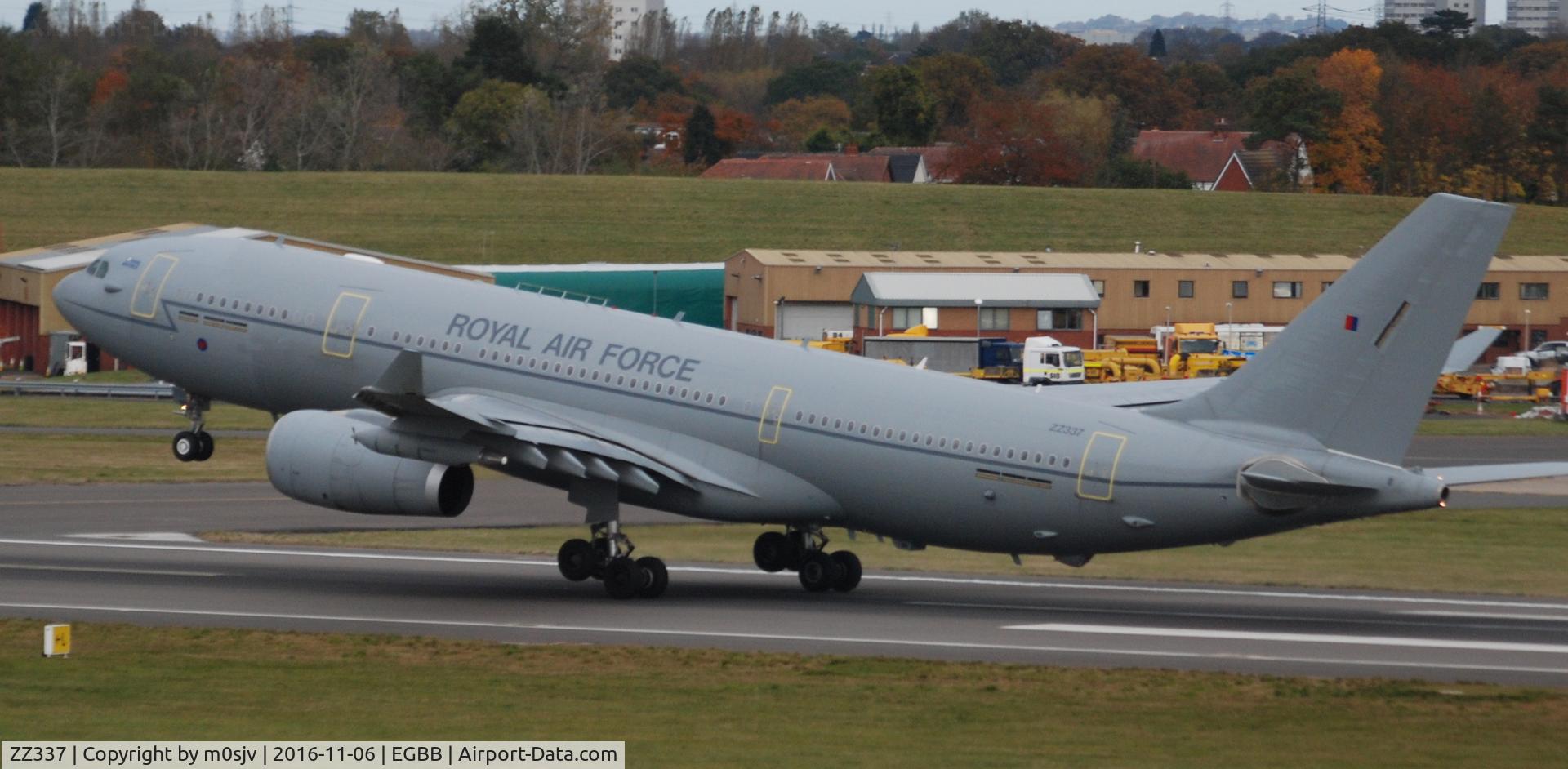 ZZ337, 2012 Airbus KC3 Voyager (A330-243MRTT) C/N 1390, Rotation