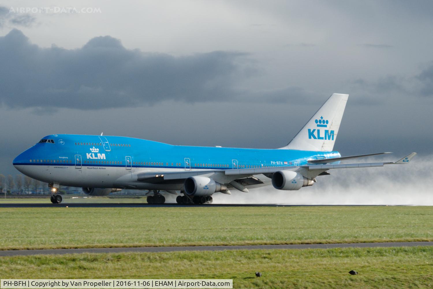 PH-BFH, 1990 Boeing 747-406BC C/N 24518, KLM Boeing 747-400 taking off from a wet runway at Schiphol airport, the Netherlands