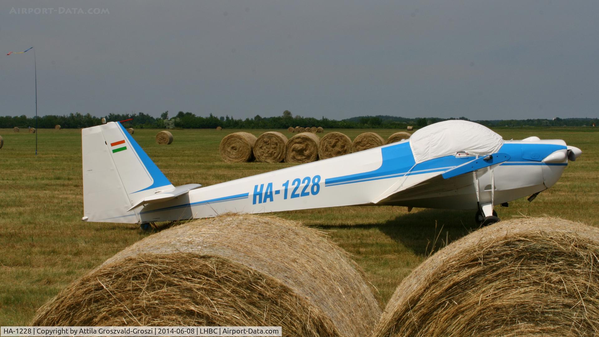 HA-1228, 1978 Scheibe SF-25C Falke C/N 44234, Békéscsaba Airport, Hungary