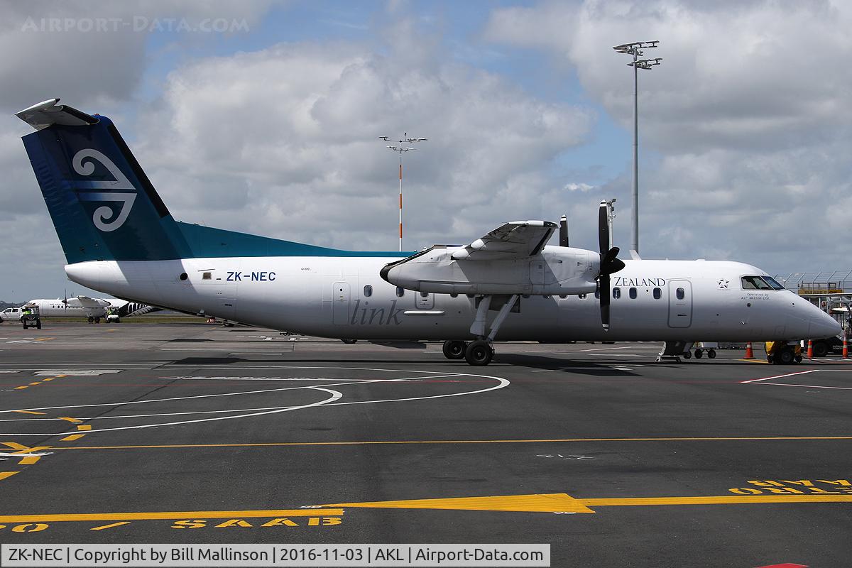 ZK-NEC, 2005 De Havilland Canada DHC-8-311Q Dash 8 C/N 616, waiting patiently