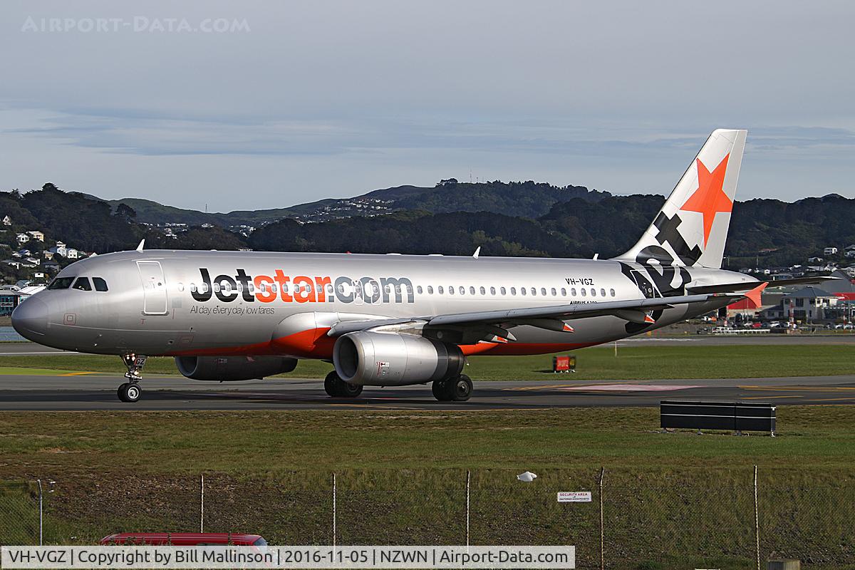 VH-VGZ, 2009 Airbus A320-232 C/N 3917, ready for AKL