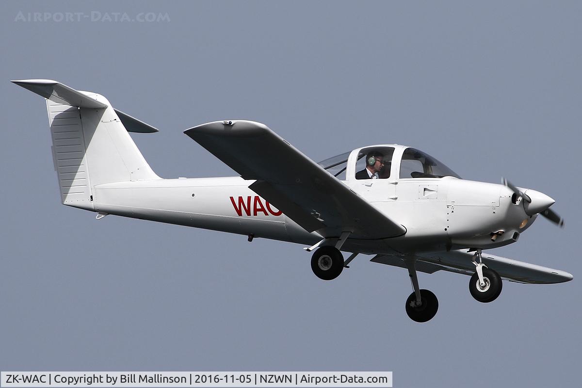 ZK-WAC, Piper PA-38-112 Tomahawk Tomahawk C/N 38-82A0086, doing touch n go's