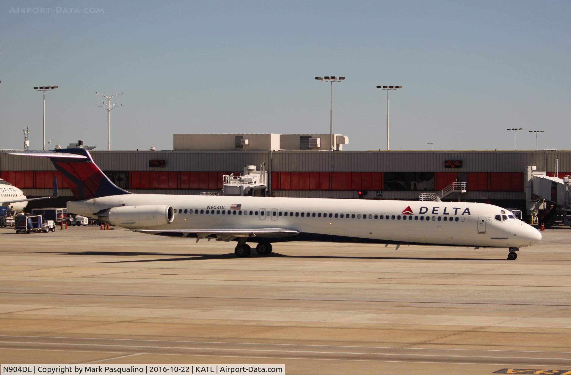 N904DL, 1987 McDonnell Douglas MD-88 C/N 49535, MD-88