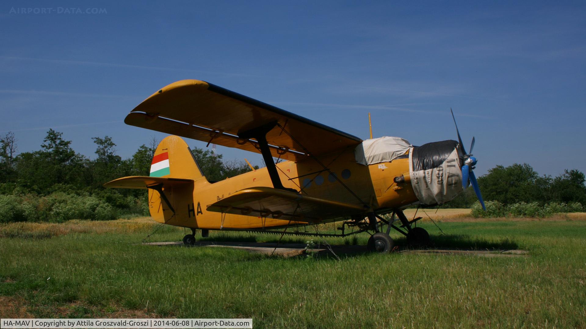 HA-MAV, 1985 PZL-Mielec An-2R C/N 1G211-15, Orosháza agricultural airport and take-off field, Hungary