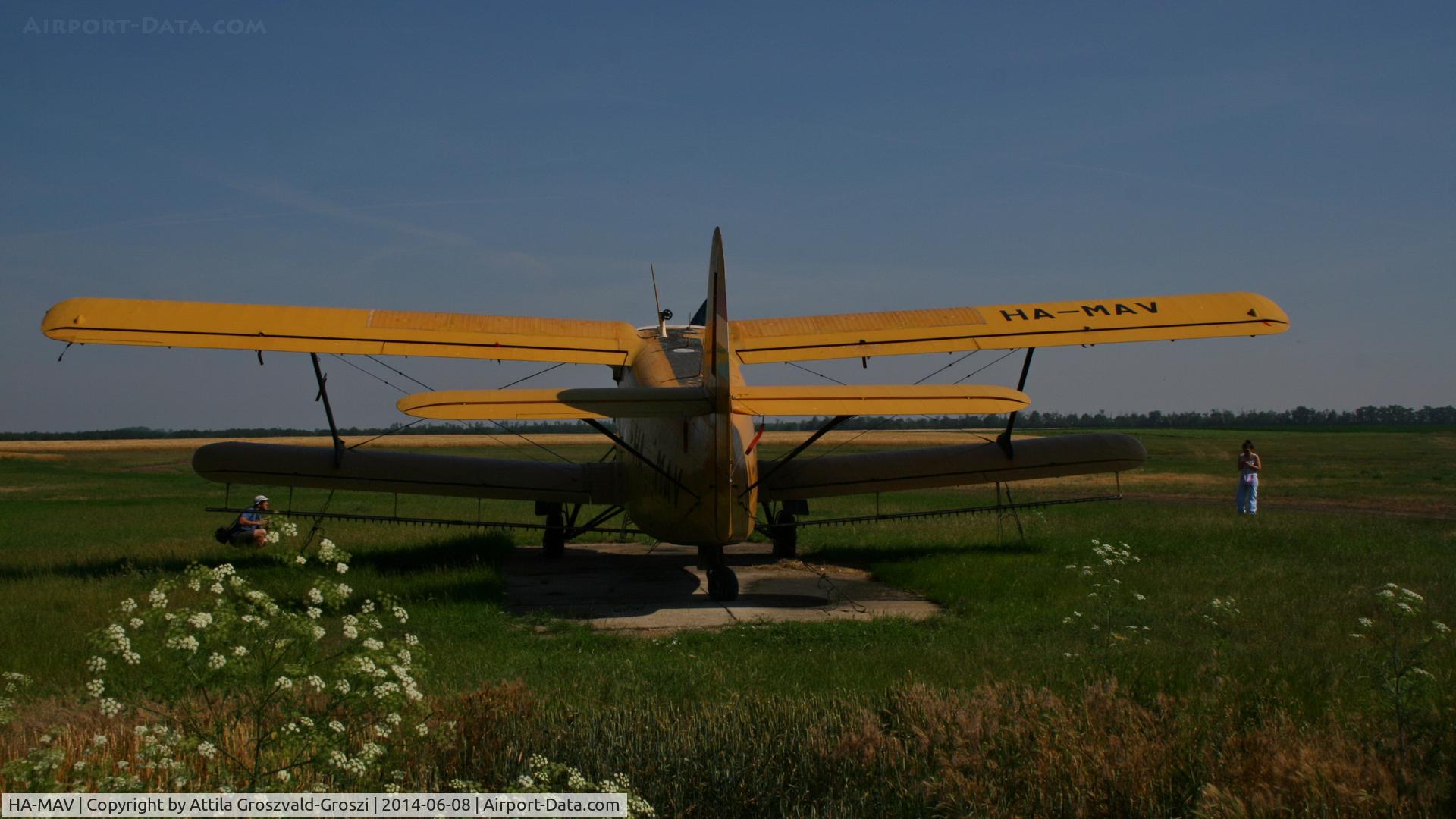 HA-MAV, 1985 PZL-Mielec An-2R C/N 1G211-15, Orosháza agricultural airport and take-off field, Hungary