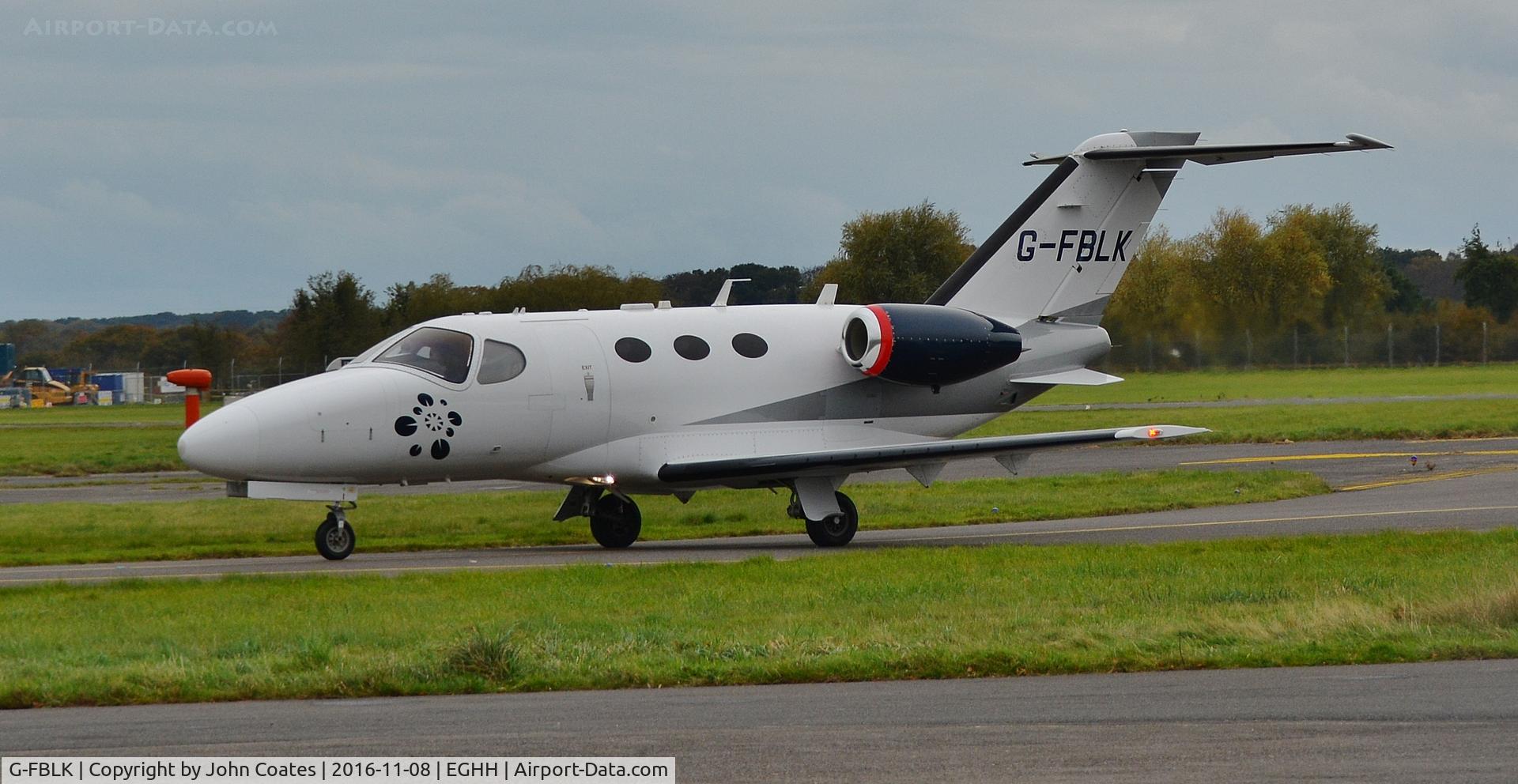 G-FBLK, 2007 Cessna 510 Citation Mustang Citation Mustang C/N 510-0027, Taxiing on arrival
