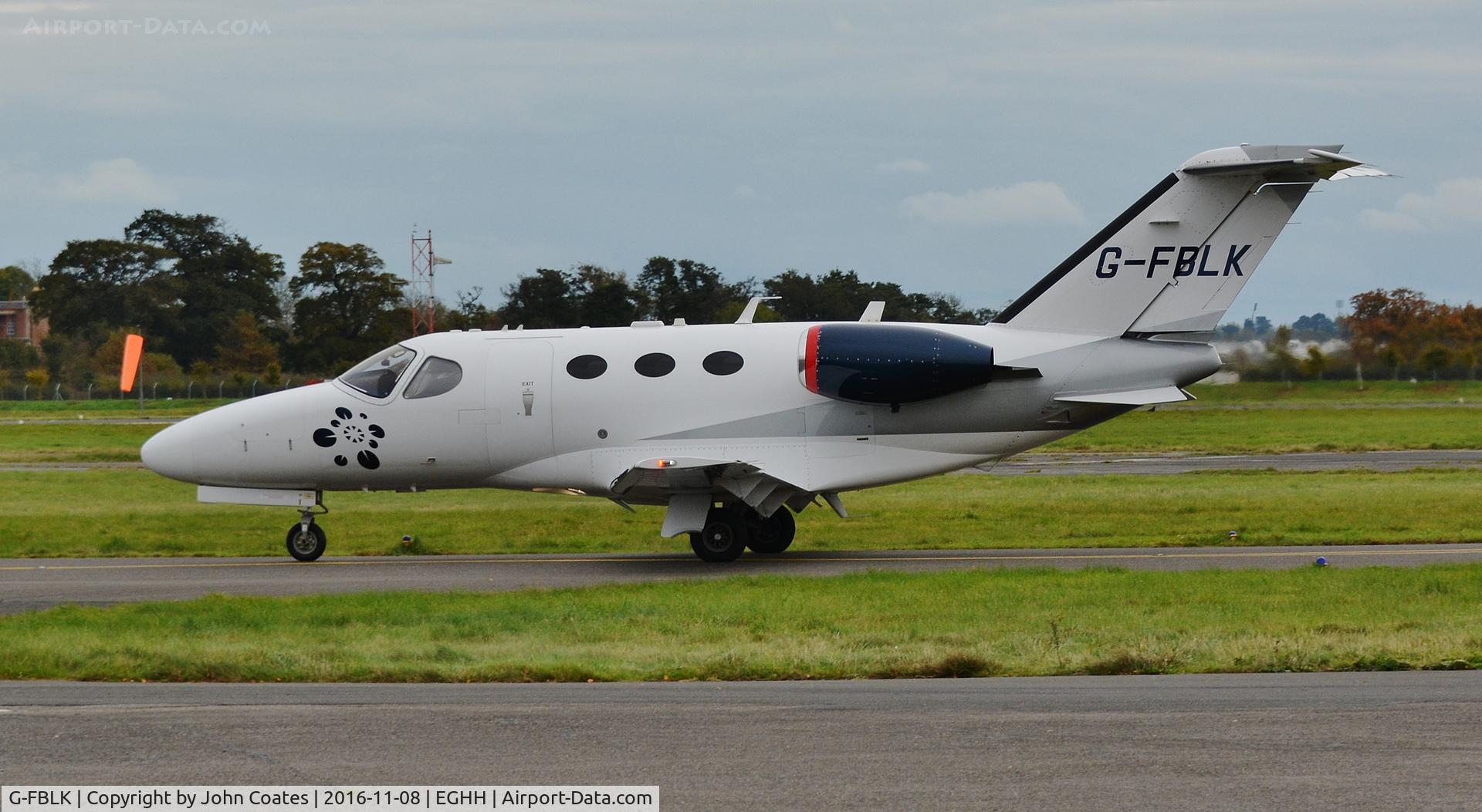 G-FBLK, 2007 Cessna 510 Citation Mustang Citation Mustang C/N 510-0027, Taxiing to Citation Centre