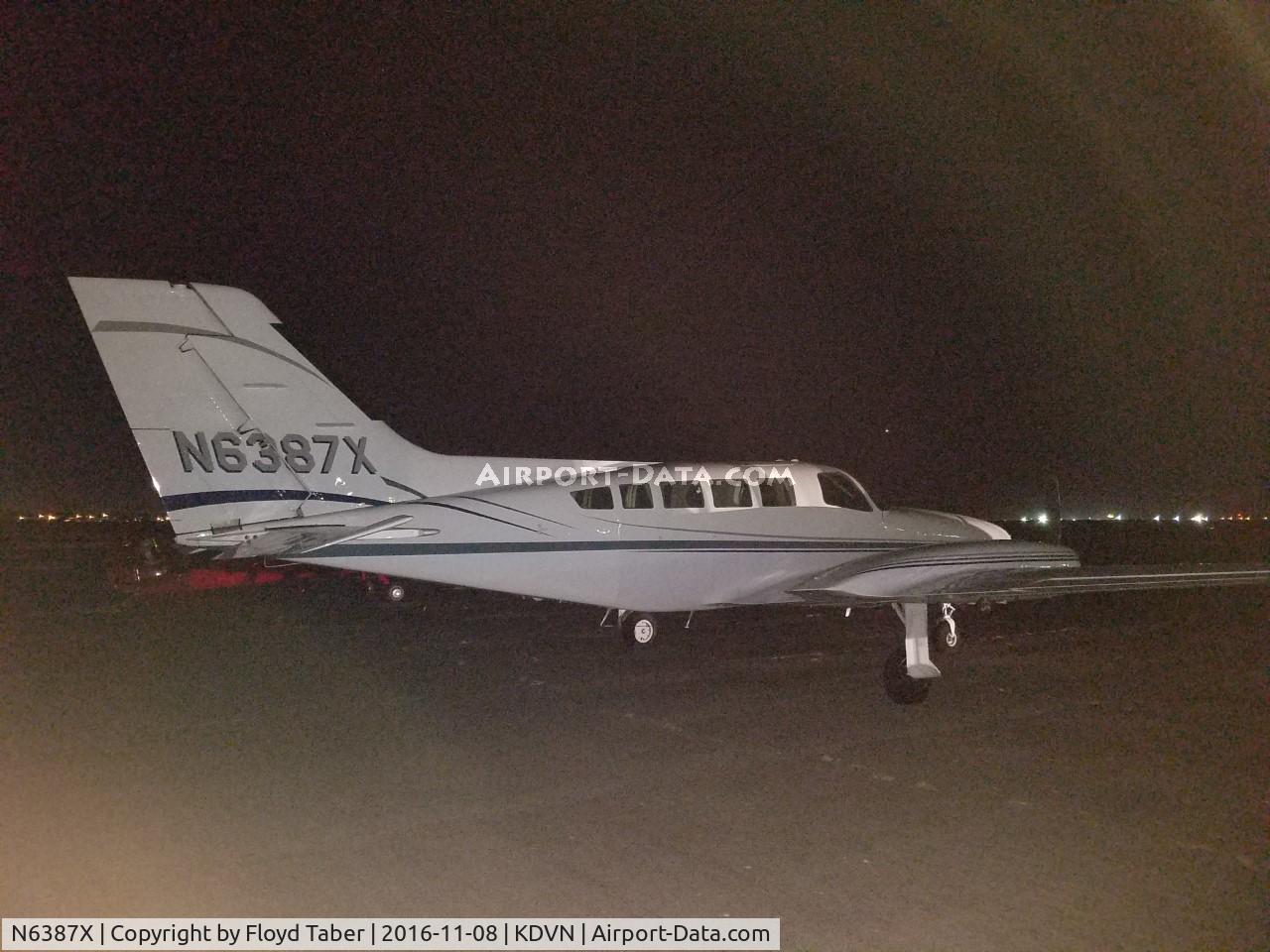 N6387X, 1978 Cessna 402B C/N 402B1350, Nice older 310 on the ramp