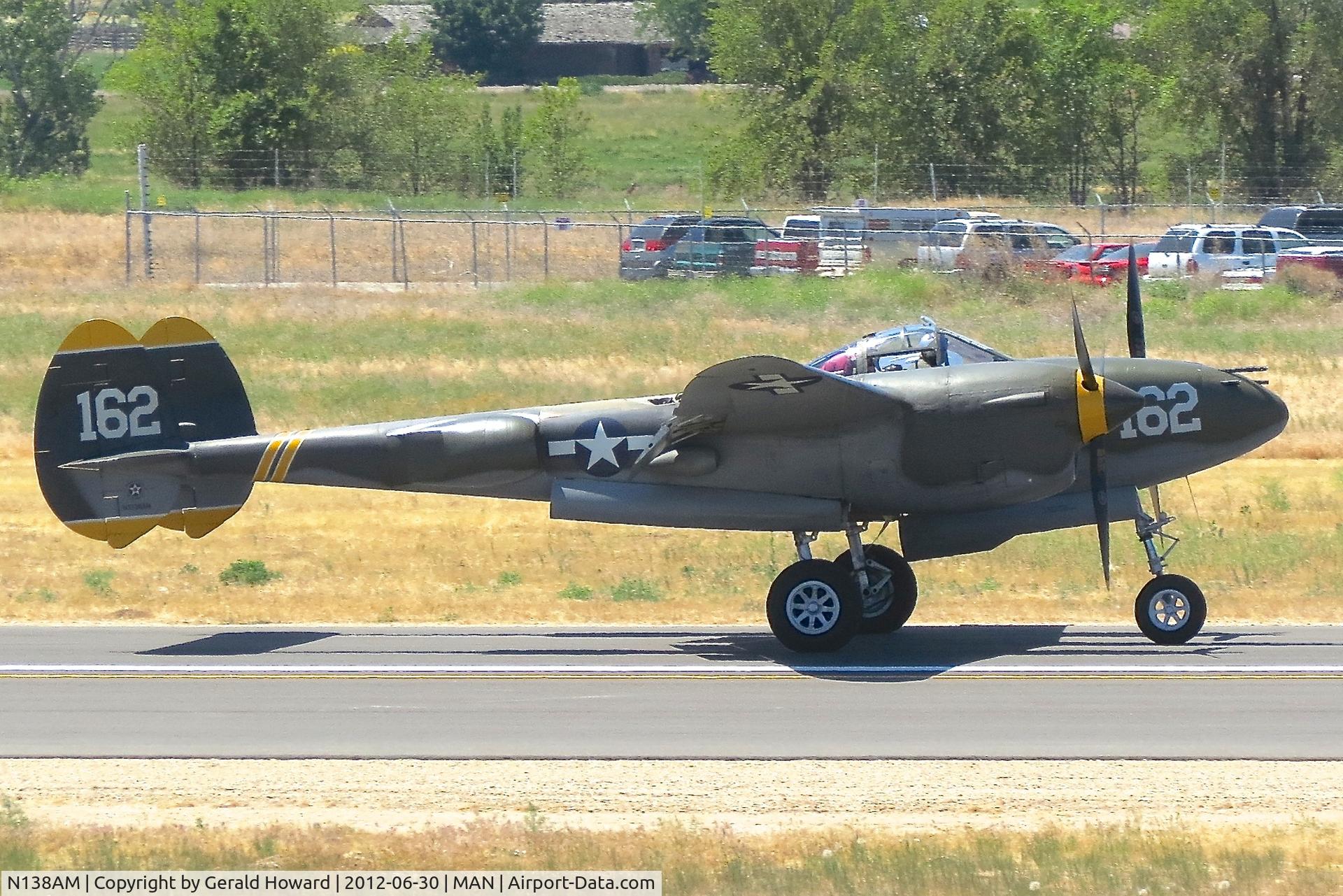 N138AM, 1943 Lockheed P-38J Lightning C/N 44-23314, Landing rollout on RWY 29.