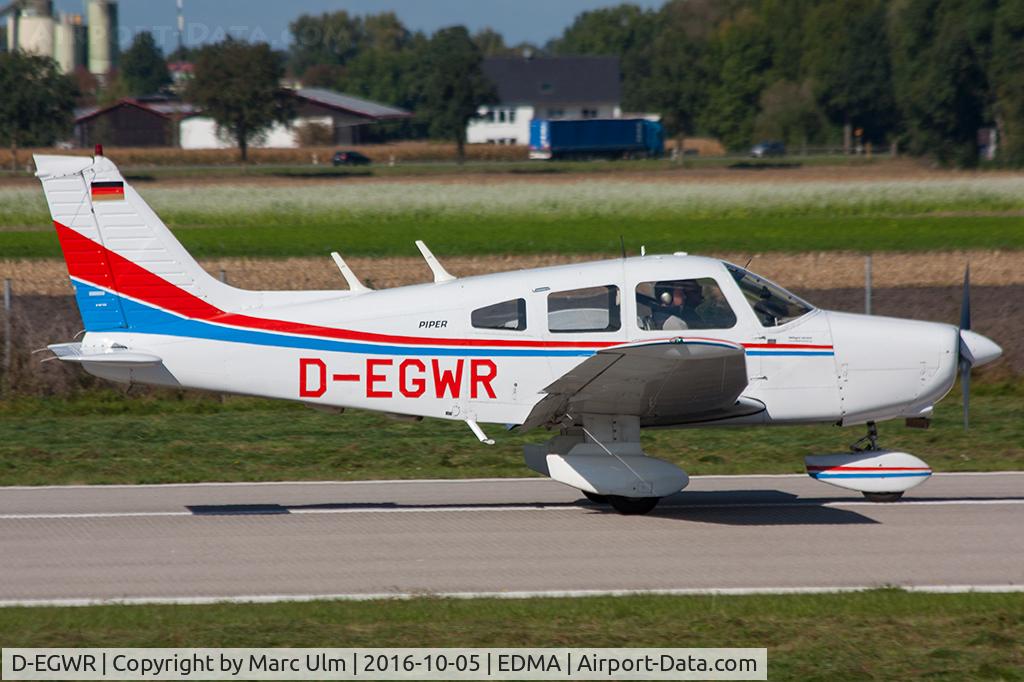 D-EGWR, 1978 Piper PA 28 -161 C/N 28-7816670, slowing down runway 07
