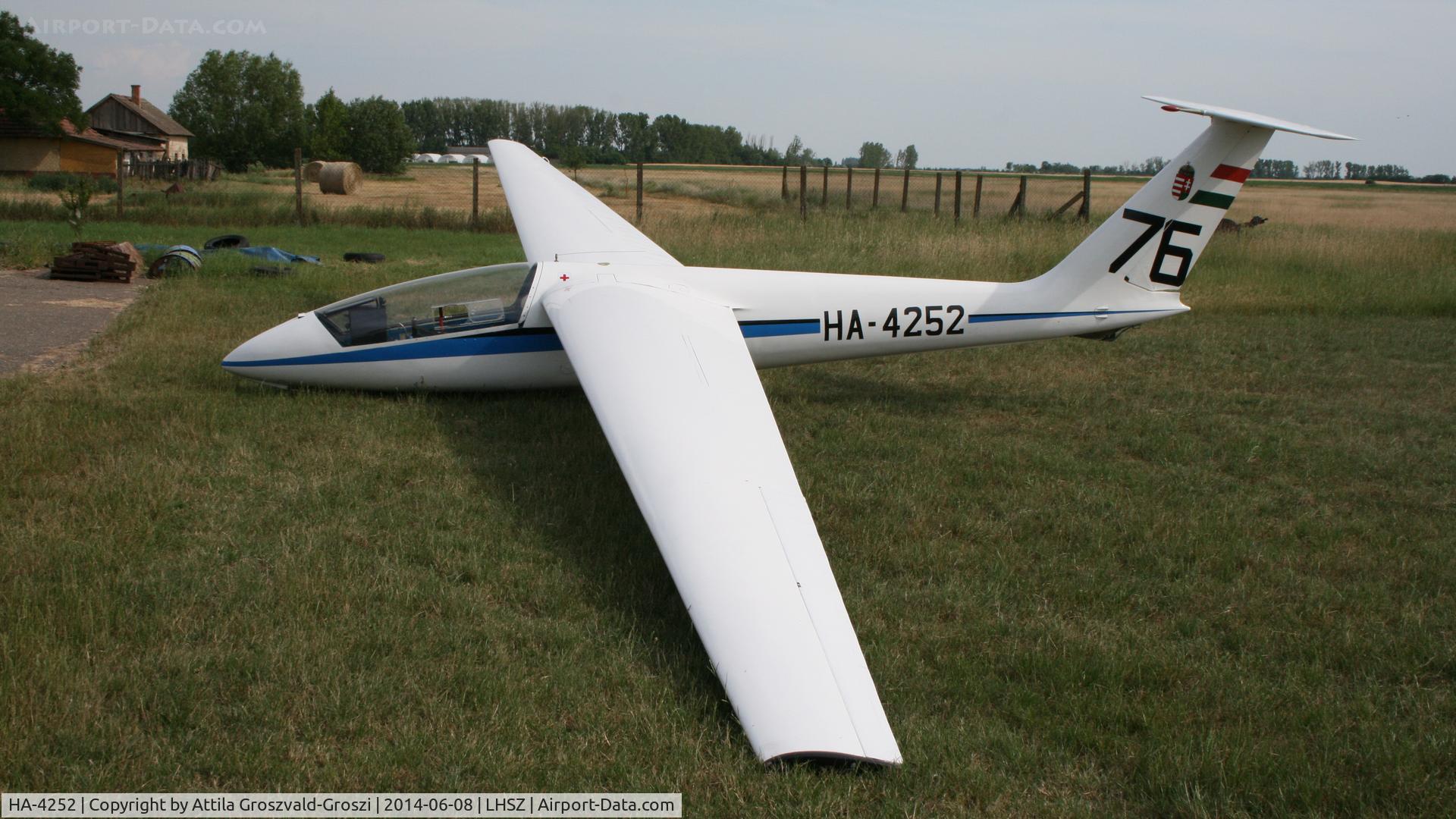 HA-4252, 1971 PZL-Bielsko SZD-32A Foka 5 C/N W-516, Szentes Airfield, hungary