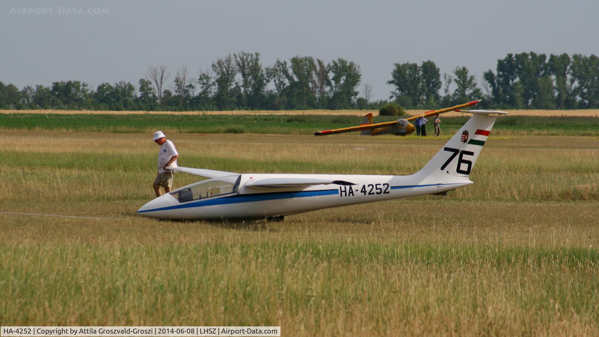 HA-4252, 1971 PZL-Bielsko SZD-32A Foka 5 C/N W-516, Szentes Airfield, hungary