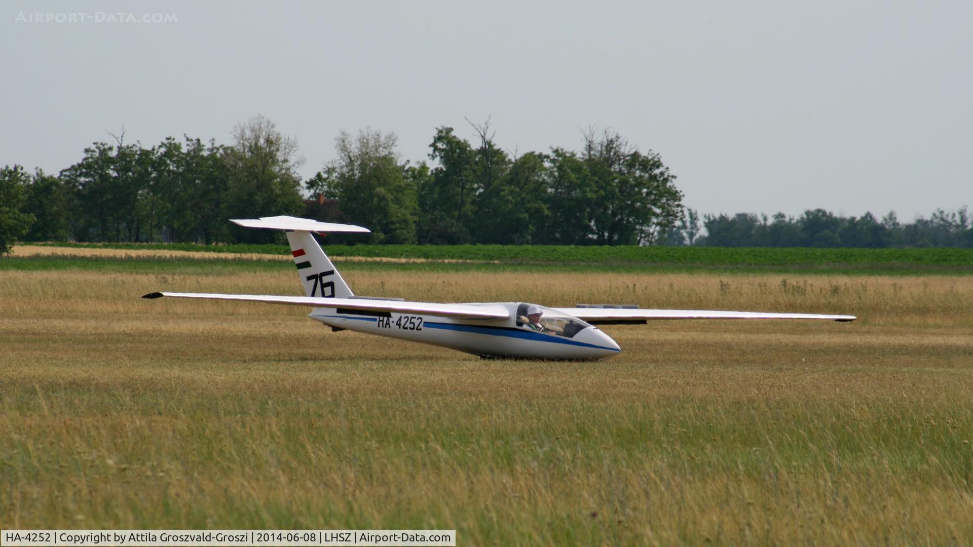 HA-4252, 1971 PZL-Bielsko SZD-32A Foka 5 C/N W-516, Szentes Airfield, hungary