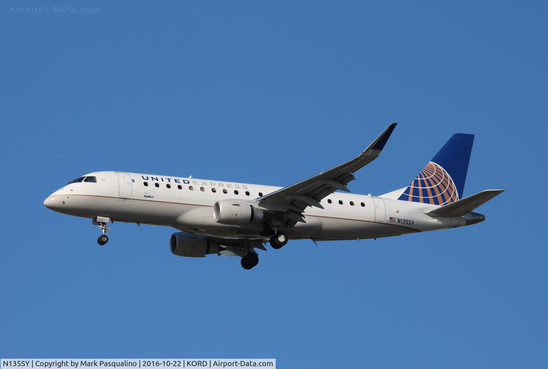 N135SY, 2015 Embraer 175LR (ERJ-170-200LR) C/N 17000460, ERJ 170-200 LR