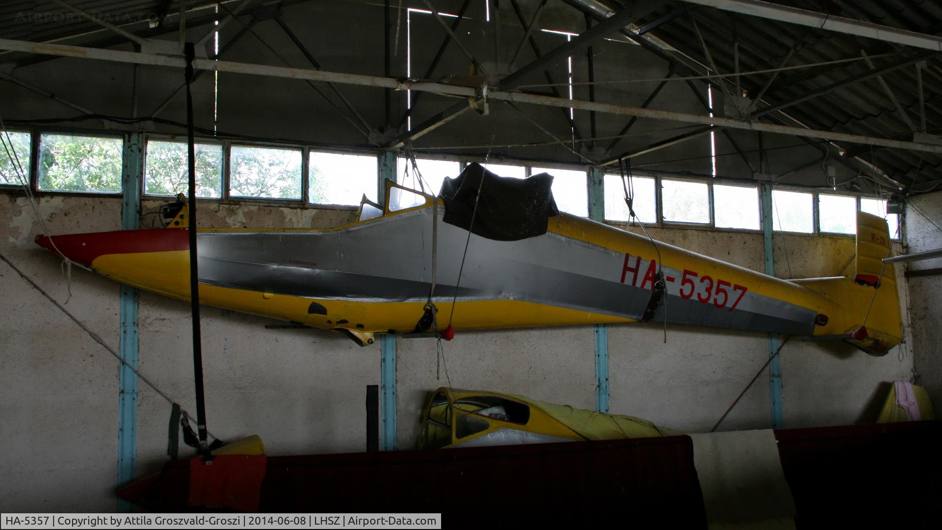 HA-5357, 1964 Rubik R-26S Góbé C/N E-1226, Szentes Airfield, hungary