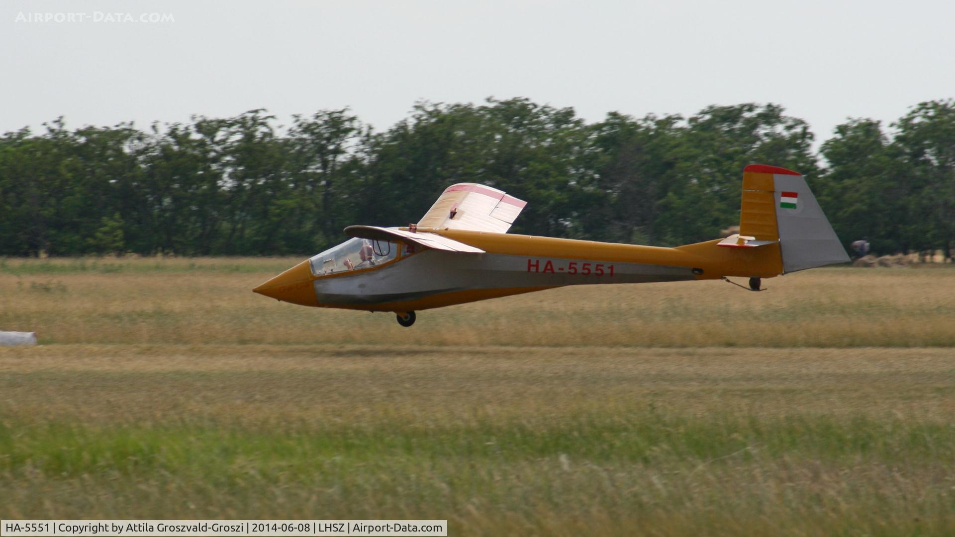 HA-5551, 1989 Rubik R-26SU Góbé 82 C/N AA800069, Szentes Airfield, hungary