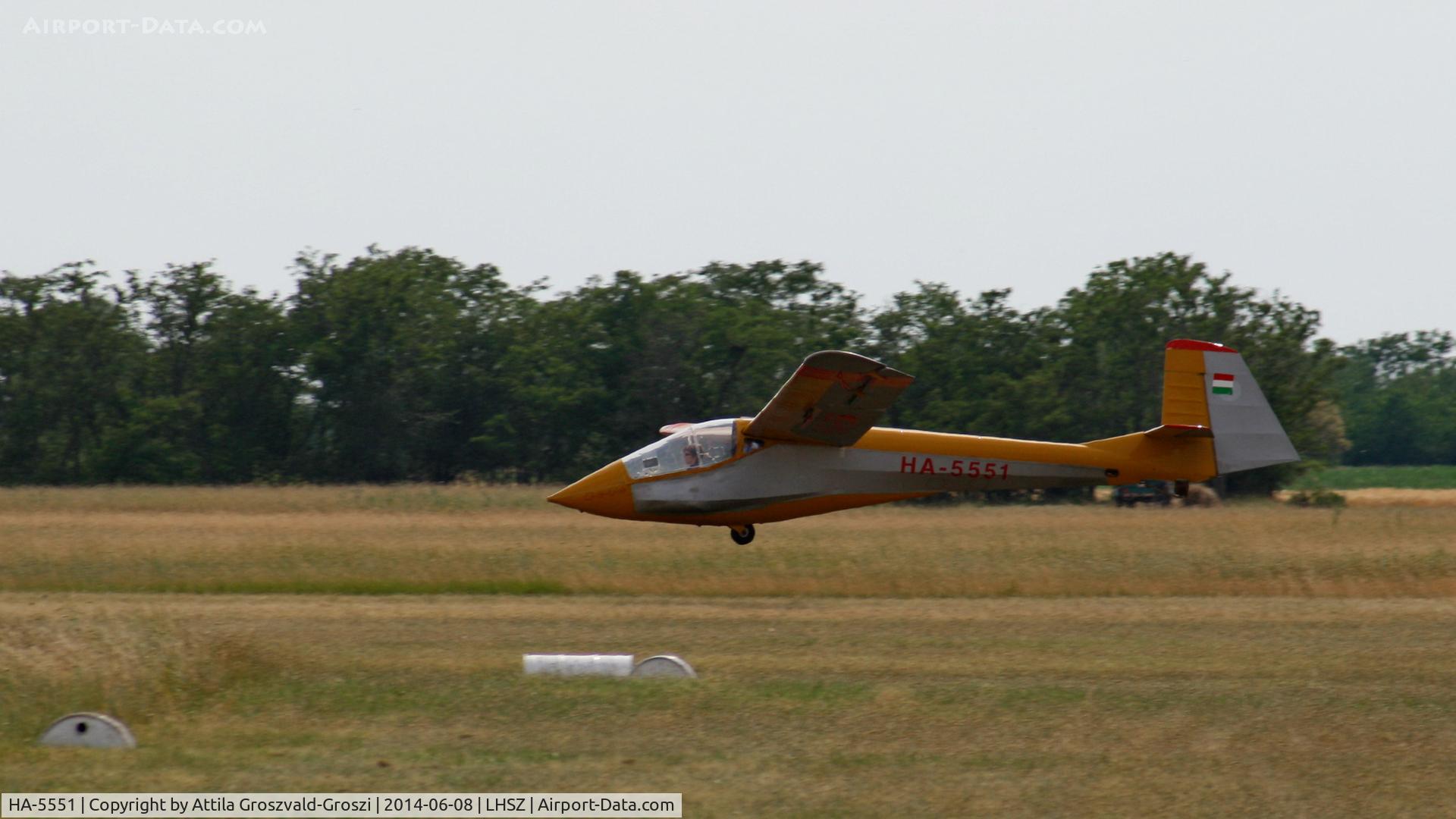 HA-5551, 1989 Rubik R-26SU Góbé 82 C/N AA800069, Szentes Airfield, hungary