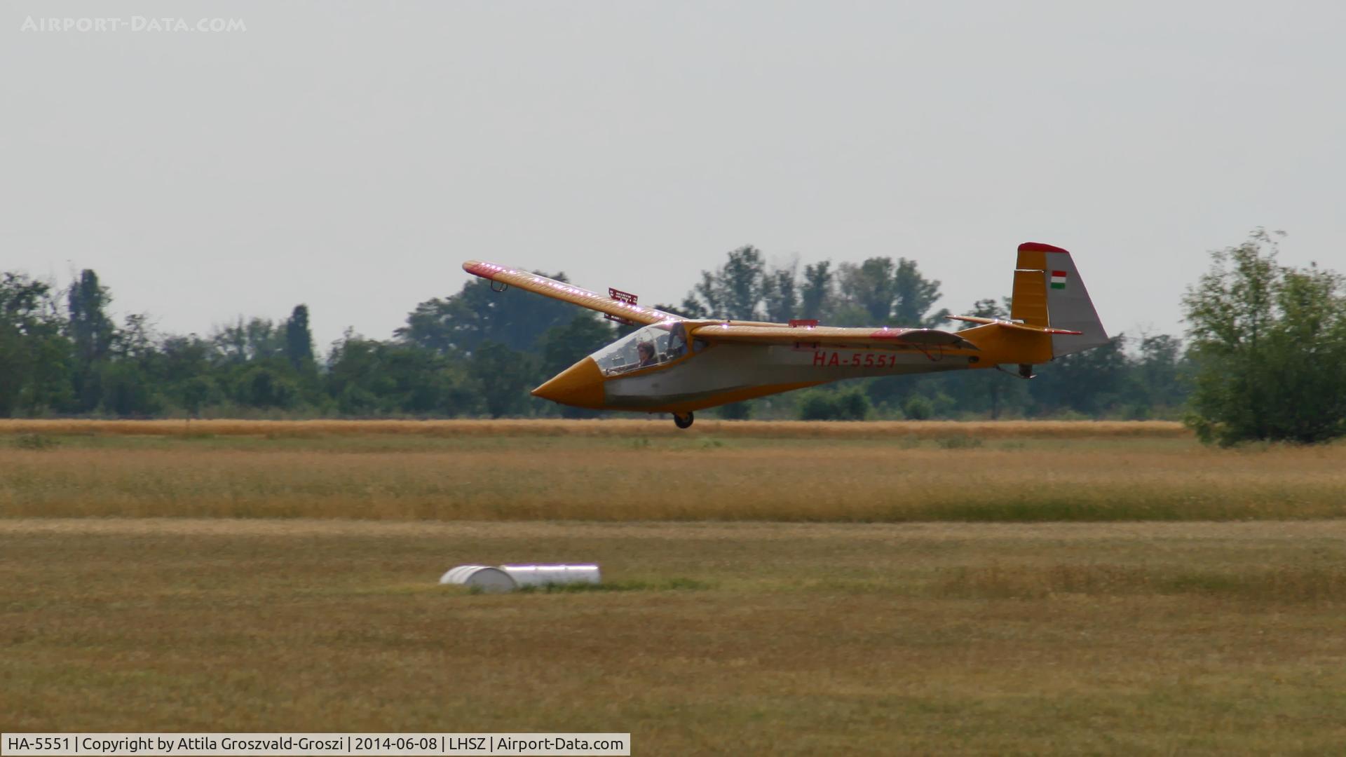 HA-5551, 1989 Rubik R-26SU Góbé 82 C/N AA800069, Szentes Airfield, hungary