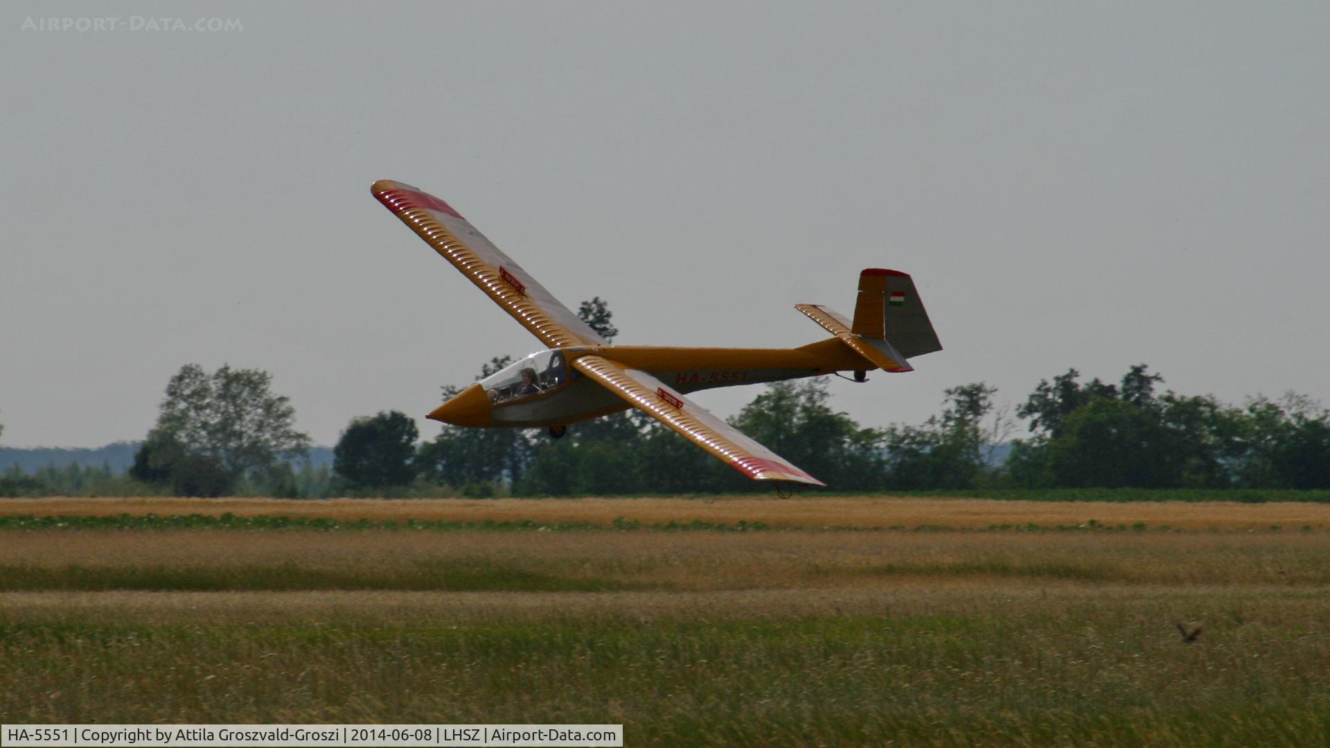 HA-5551, 1989 Rubik R-26SU Góbé 82 C/N AA800069, Szentes Airfield, hungary