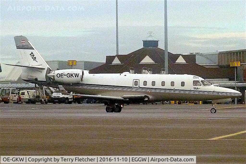 OE-GKW, 2003 Gulfstream Aerospace G100 C/N 150, 2003 Gulfstream 100, c/n: 150 at Luton