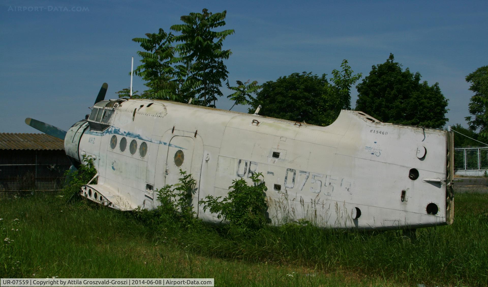 UR-07559, 1973 PZL-Mielec An-2R C/N 1G154-60, Telekgerendás agricultural airport and take-off field. Hungary