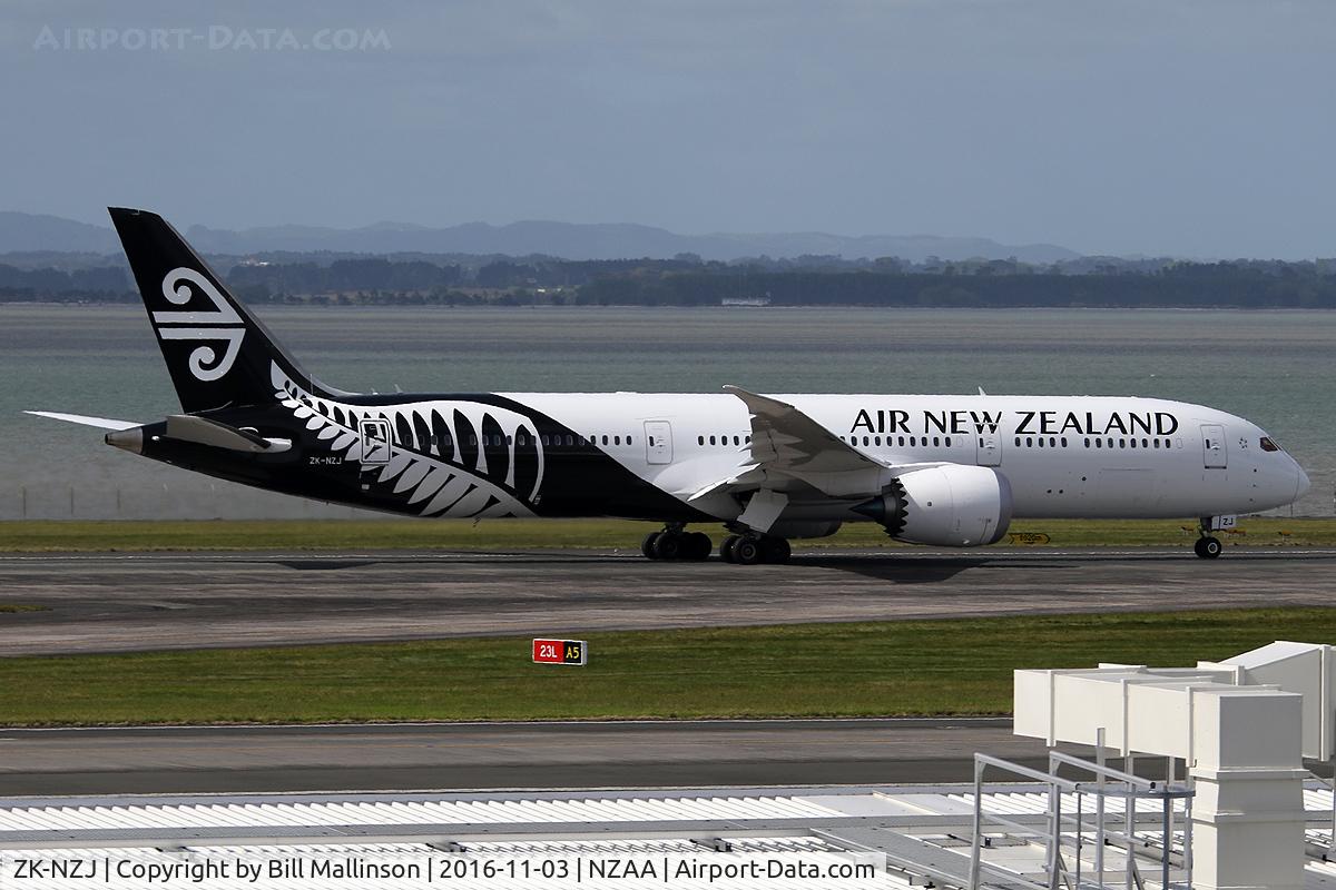 ZK-NZJ, 2015 Boeing 787-9 Dreamliner C/N 37966, AWAY TO AUSSIE.
.
.
.
0924
