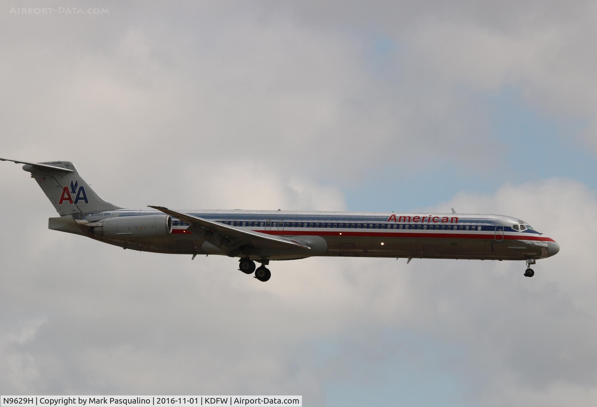N9629H, 1998 McDonnell Douglas MD-83 (DC-9-83) C/N 53599, MD-83