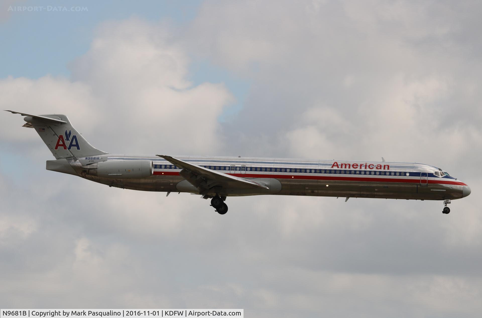 N9681B, 1999 McDonnell Douglas MD-83 (DC-9-83) C/N 53631, MD-83