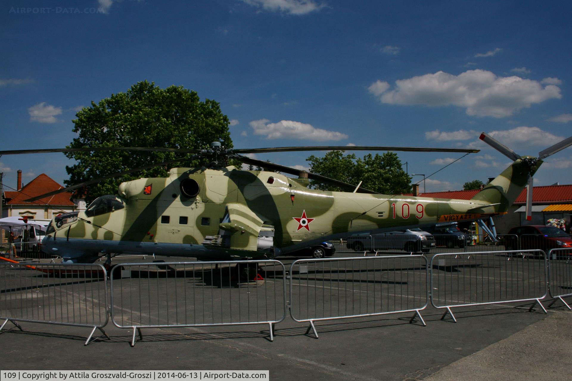 109, 1980 Mil Mi-24D Hind D C/N K20109, Pápa, Hungary. A ceremony on the occasion of the city on display in Pápa