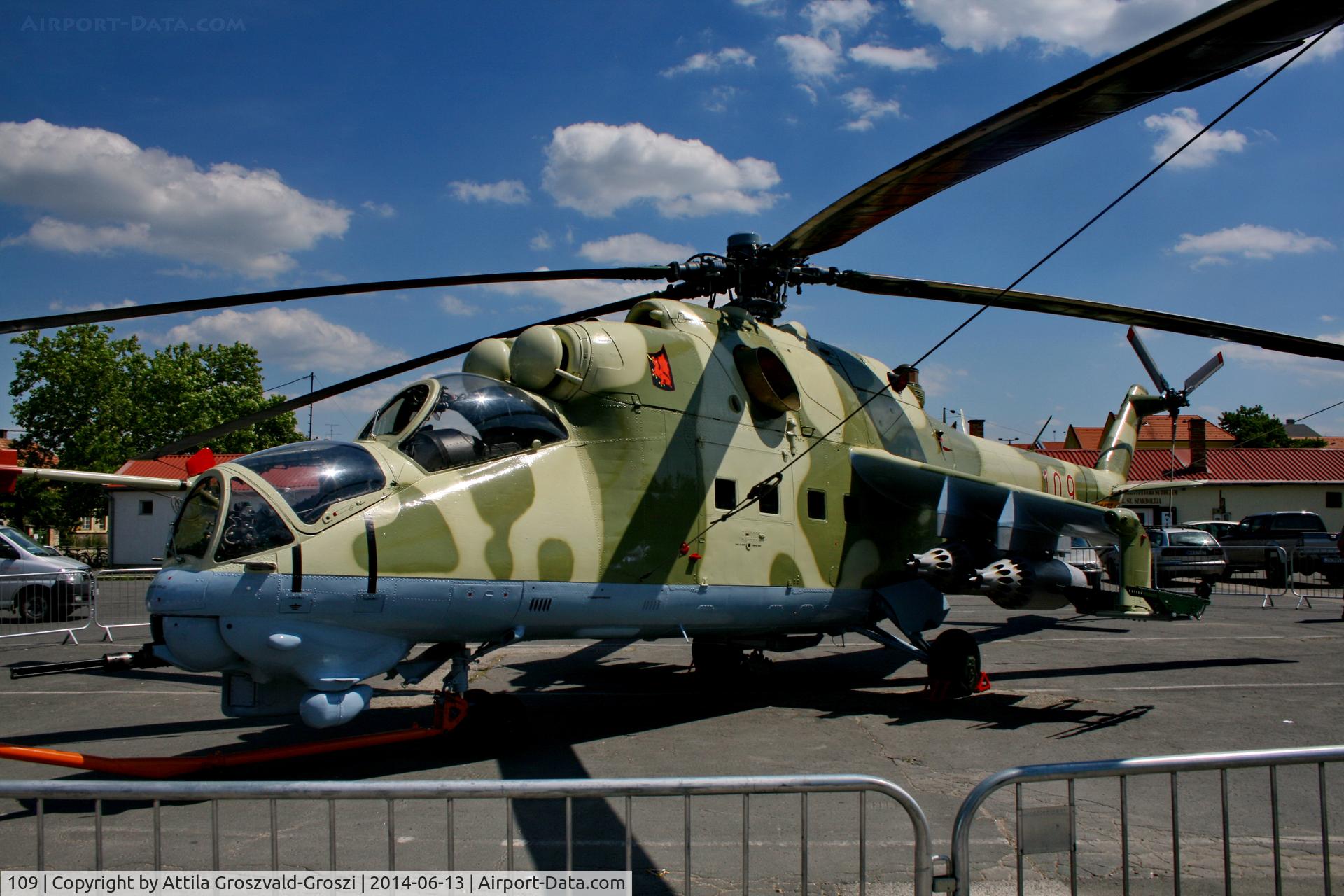 109, 1980 Mil Mi-24D Hind D C/N K20109, Pápa, Hungary. A ceremony on the occasion of the city on display in Pápa