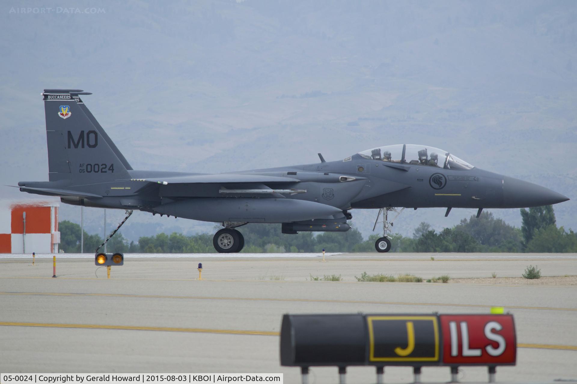 05-0024, 2005 Boeing F-15SG Strike Eagle C/N SG24, Ready to run barrier test on RWY 10R.Aircraft will take the cable at 90 Knots. Note tail hook down for test. 428th Fighter Sq, 