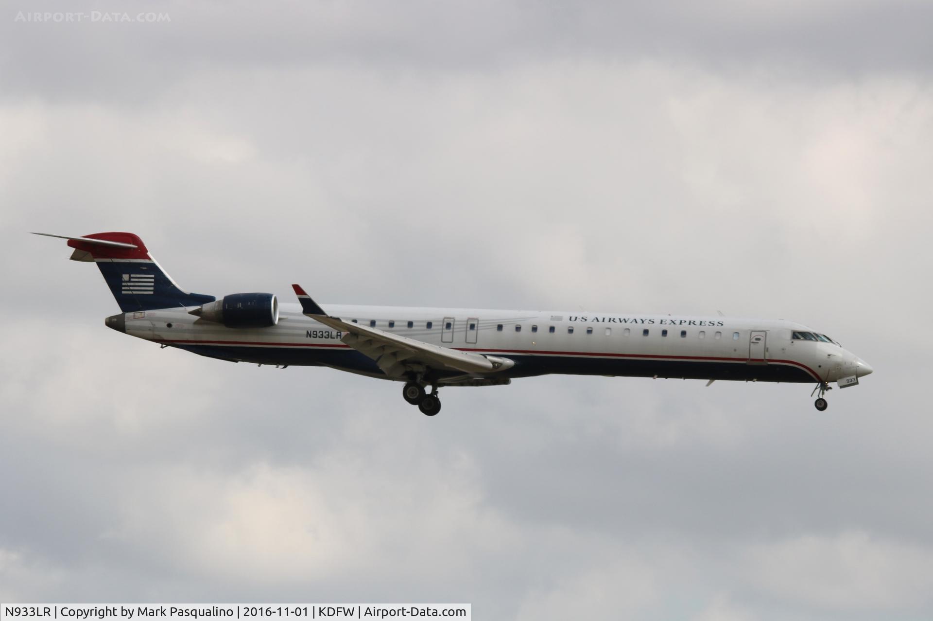 N933LR, 2005 Bombardier CRJ-900ER (CL-600-2D24) C/N 15033, CL600-2D24