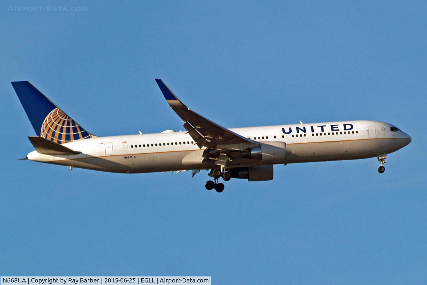 N668UA, 1999 Boeing 767-322 C/N 30024, Boeing 767-322ER [30024] (United Air Lines) Home~G 25/06/2015. On approach 27L.