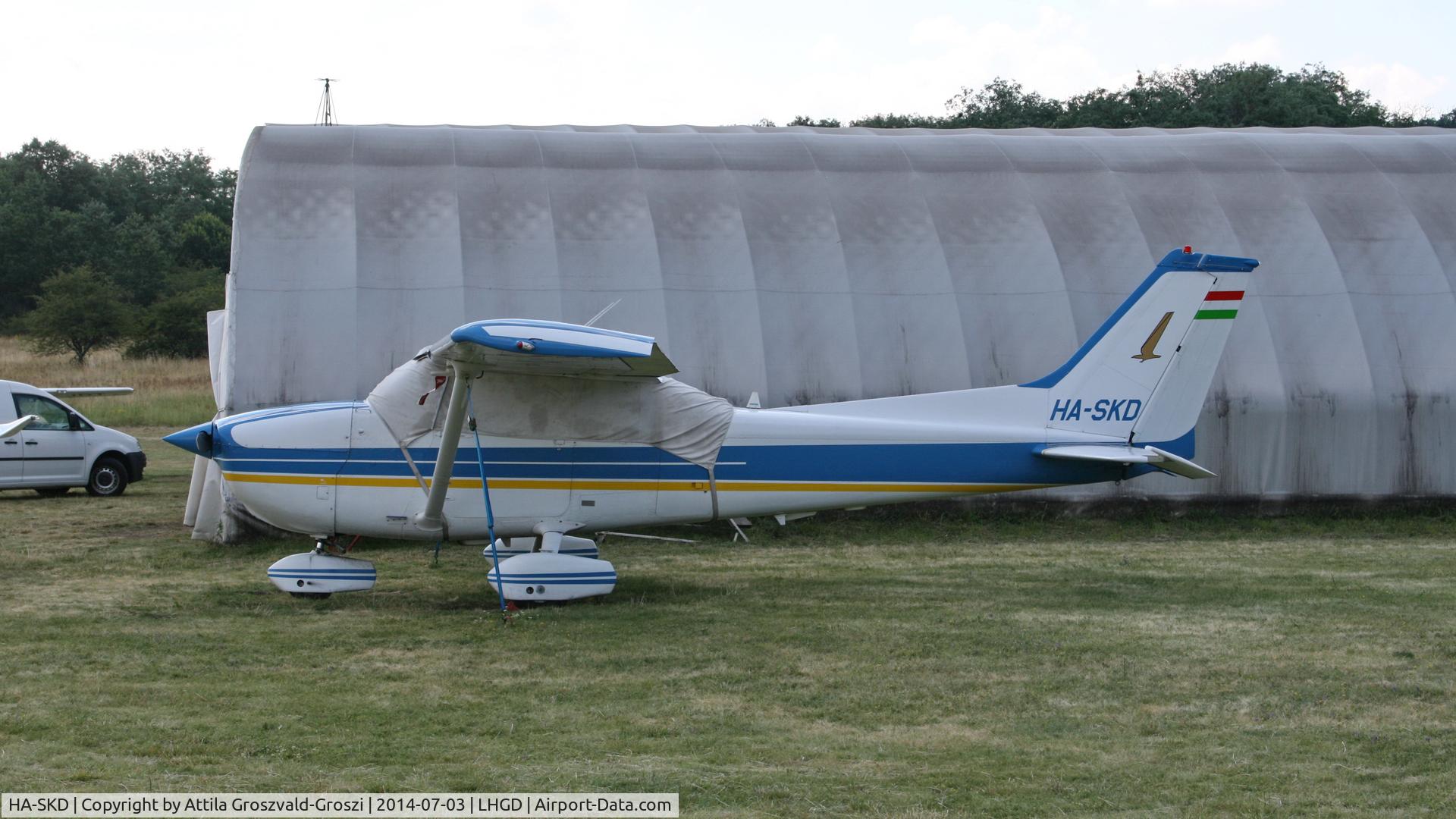 HA-SKD, 1978 Cessna 172N C/N 17270586, Gödöllö Airport, Hungary