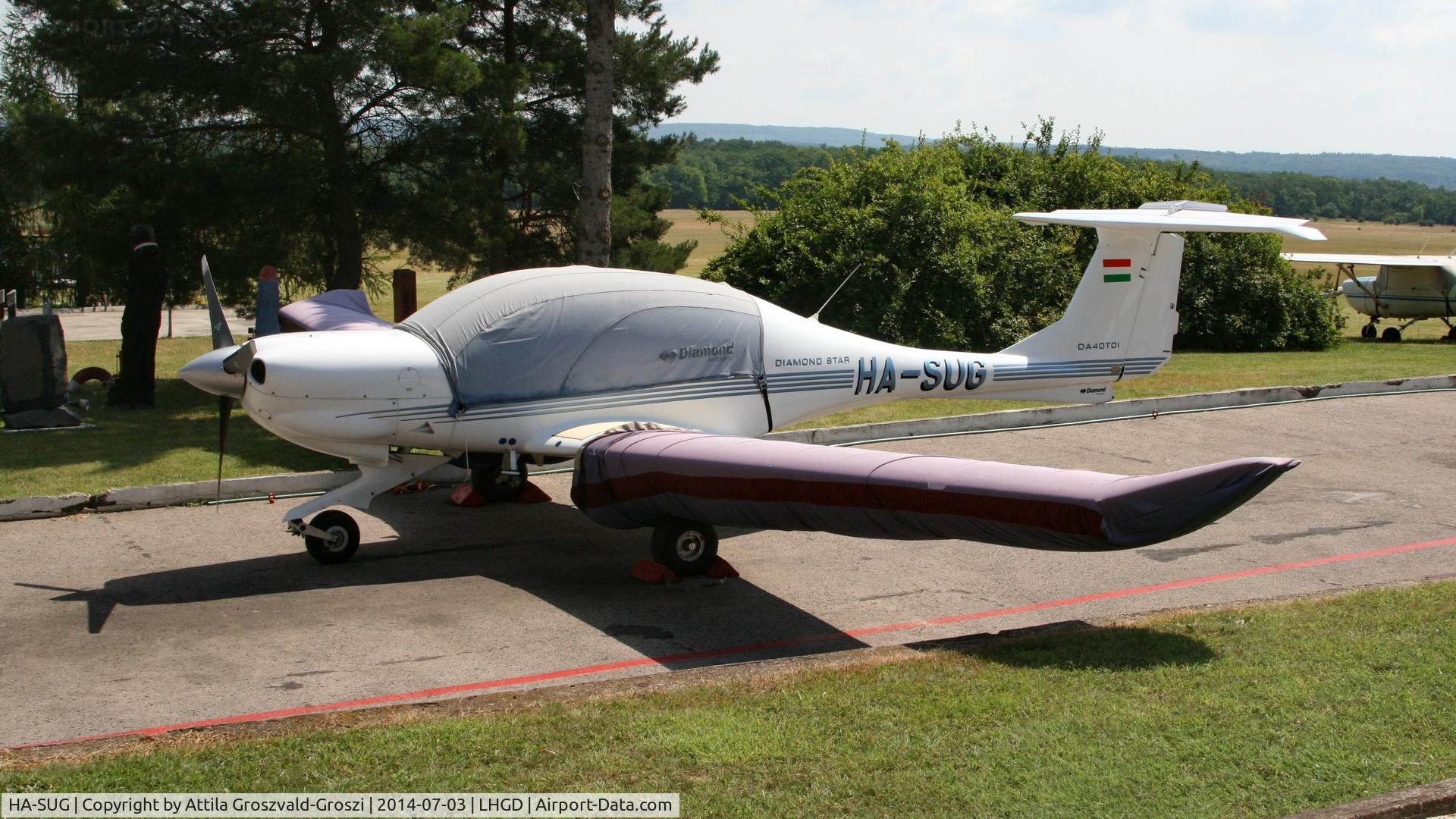 HA-SUG, 2003 Diamond DA-40TDI Diamond Star C/N D4.049, Gödöllö Airport, Hungary
