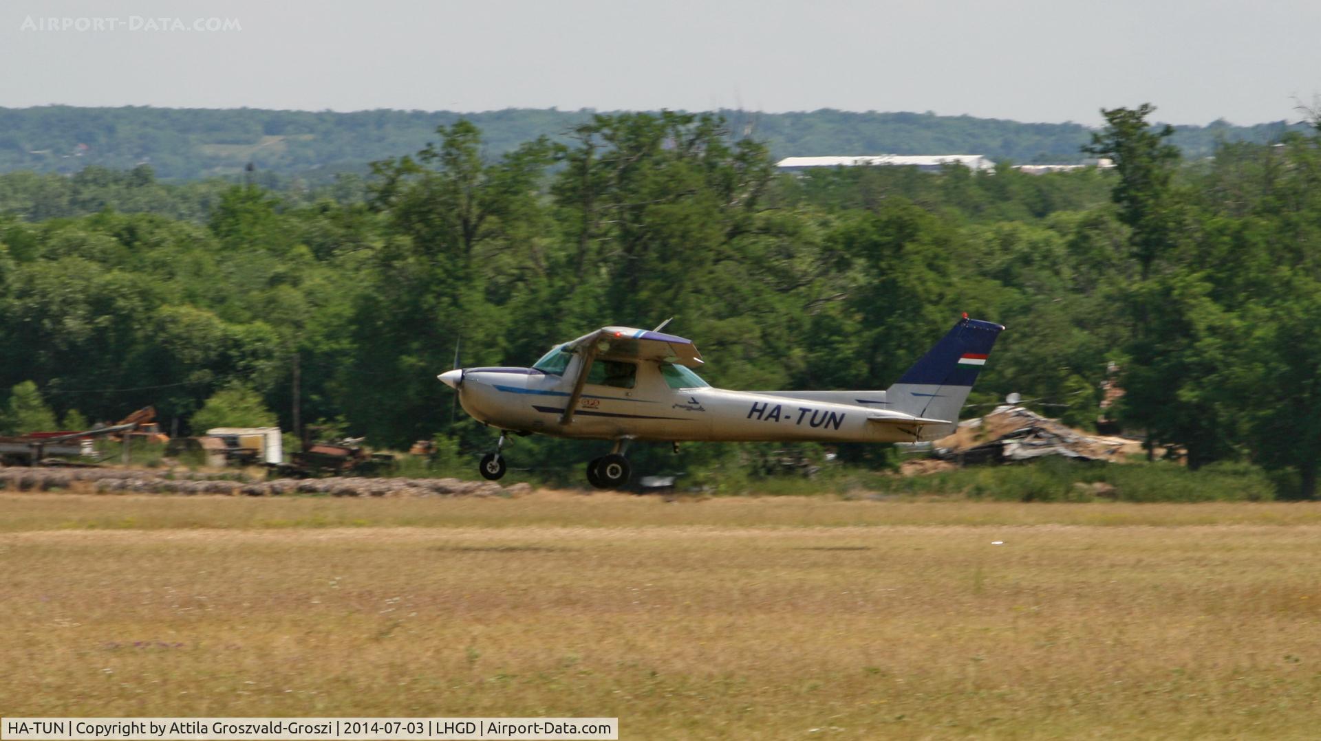 HA-TUN, 1976 Cessna 150M C/N 15078359, Gödöllö Airport, Hungary