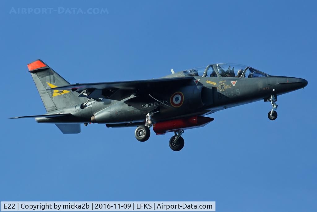 E22, Sepecat Jaguar E C/N E22, Landing. Now 8-LS