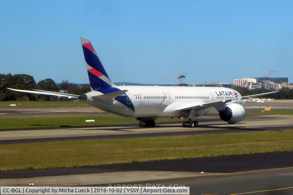 CC-BGL, 2016 Boeing 787-9 Dreamliner Dreamliner C/N 38482, Just 5 months old - in new LATAM livery