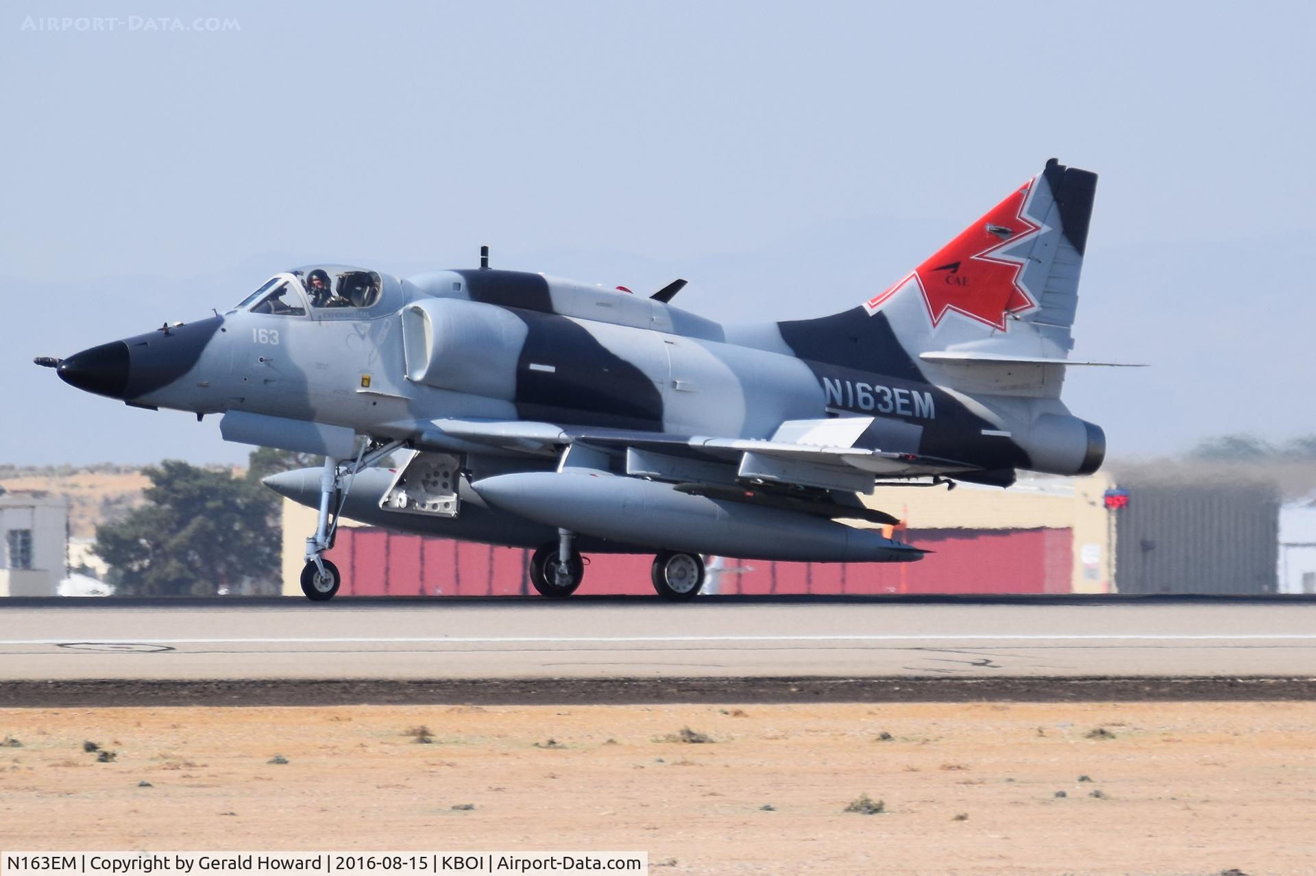 N163EM, 1972 Douglas A-4N Skyhawk C/N 159815, Landing RWY 10L.
