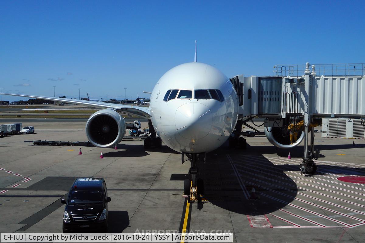 C-FIUJ, 2007 Boeing 777-233/LR C/N 35244, At Mascot
