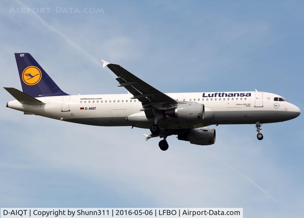 D-AIQT, 2000 Airbus A320-211 C/N 1337, Landing rwy 14R