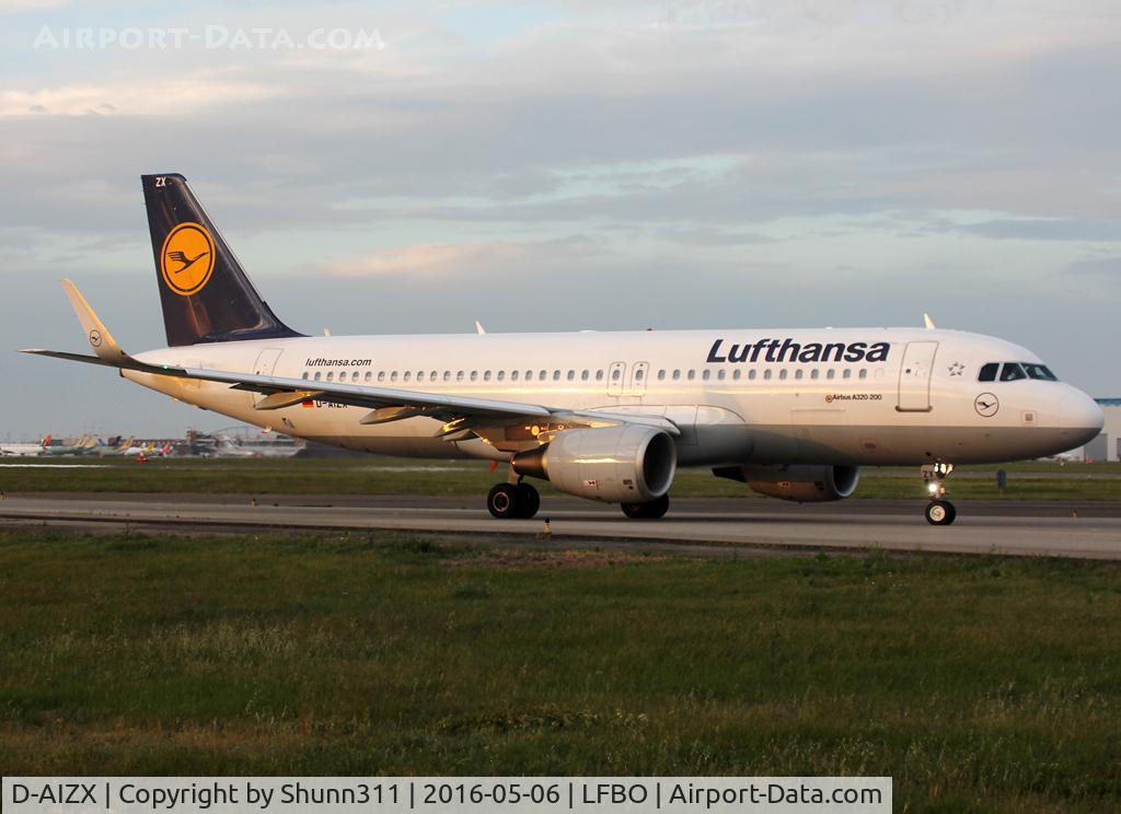 D-AIZX, 2013 Airbus A320-214 C/N 5741, Taxiing holding point rwy 14L for departure...