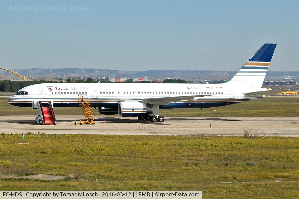 EC-HDS, 1999 Boeing 757-256 C/N 26252, Now with SevillaFutbolClub sticker