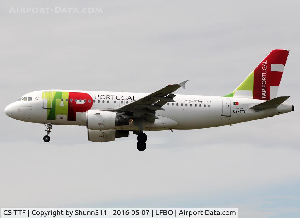 CS-TTF, 1998 Airbus A319-111 C/N 837, Landing rwy 14R